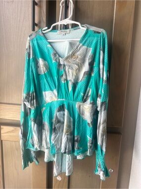 Hula Tease Girls Teal Floral V-Neck Peplum Top Size 4T (runs big)